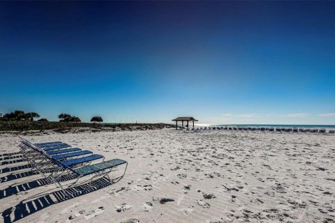 Villa ou maison à vendre à Sarasota, Floride: 2 chambres, 83.61 m2 № 2421884 - photo 8