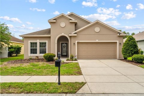 Villa ou maison à New Port Richey, Floride 4 chambres, 170.66 m2 № 2147658