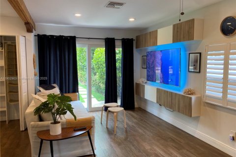 Immobilier commercial à louer à Fort Lauderdale, Floride: 33.82 m2 № 1954087 - photo 23