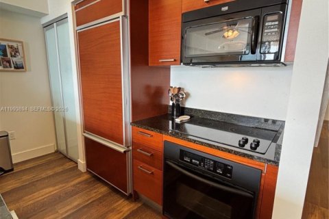 Купить кондоминиум в Халландейл-Бич, Флорида 1 спальня, 75.34м2, № 2055647 - фото 5