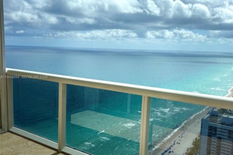 Купить кондоминиум в Халландейл-Бич, Флорида 1 спальня, 75.34м2, № 2055647 - фото 18