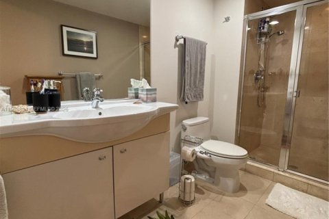 Купить кондоминиум в Халландейл-Бич, Флорида 1 спальня, 75.34м2, № 2055647 - фото 15