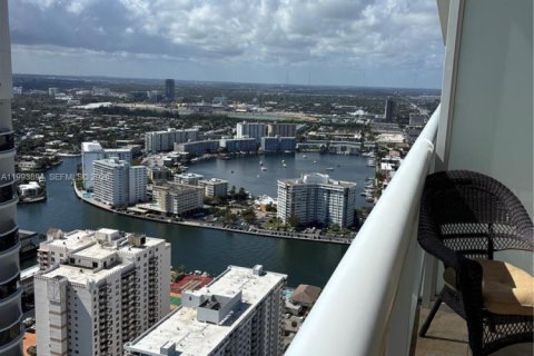 Купить кондоминиум в Халландейл-Бич, Флорида 1 спальня, 75.34м2, № 2055647 - фото 19