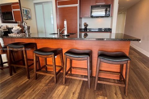 Купить кондоминиум в Халландейл-Бич, Флорида 1 спальня, 75.34м2, № 2055647 - фото 6