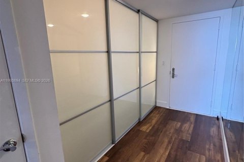 Купить кондоминиум в Халландейл-Бич, Флорида 1 спальня, 75.34м2, № 2055647 - фото 12