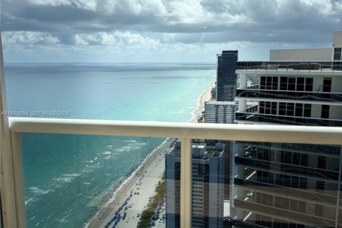 Купить кондоминиум в Халландейл-Бич, Флорида 1 спальня, 75.34м2, № 2055647 - фото 21