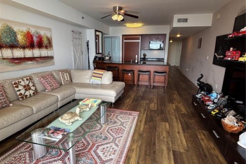 Купить кондоминиум в Халландейл-Бич, Флорида 1 спальня, 75.34м2, № 2055647 - фото 7