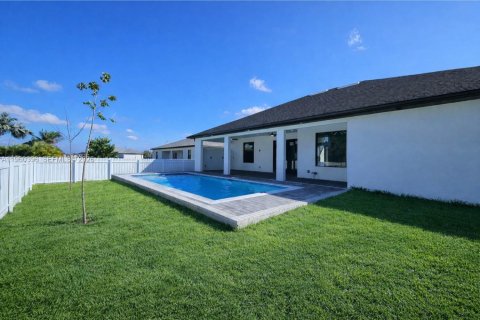 Villa ou maison à vendre à Cape Coral, Floride: 3 chambres № 2023260 - photo 4