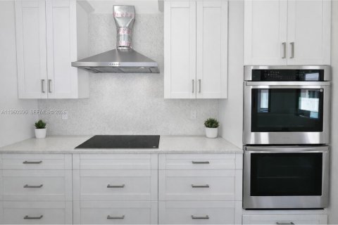 Villa ou maison à vendre à Cape Coral, Floride: 3 chambres № 2023260 - photo 10