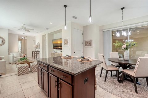 Casa en venta en Lakewood Ranch, Florida, 2 dormitorios, 123.84 m2 № 1657187 - foto 14