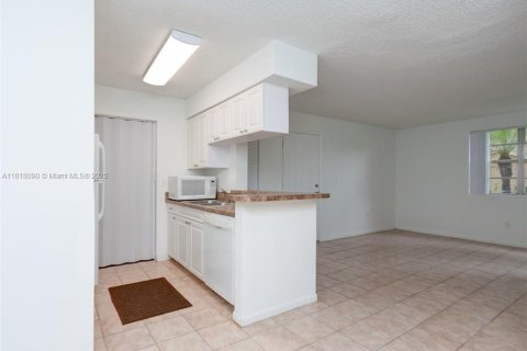 Condo in Pompano Beach, Florida, 2 bedrooms  № 1774250 - photo 5