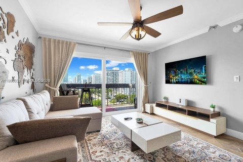 Copropriété à vendre à Miami Beach, Floride: 1 chambre, 85.28 m2 № 2008741 - photo 2