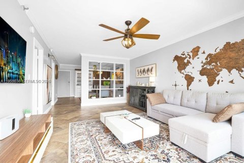 Copropriété à vendre à Miami Beach, Floride: 1 chambre, 85.28 m2 № 2008741 - photo 3