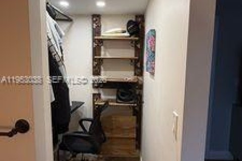 Copropriété à vendre à Miami Beach, Floride: 1 chambre, 85.28 m2 № 2008741 - photo 12