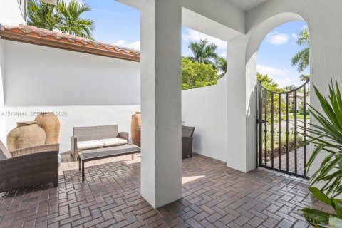 Villa ou maison à vendre à Cooper City, Floride: 5 chambres, 381.83 m2 № 2422064 - photo 3