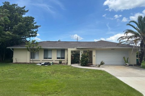 Casa en venta en Port Charlotte, Florida, 3 dormitorios, 129.69 m2 № 1851872 - foto 1