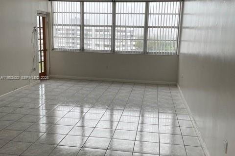 Copropriété à louer à Miami, Floride: 1 chambre, 74.41 m2 № 2006867 - photo 7