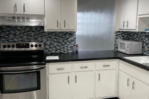 Copropriété à louer à Miami, Floride: 1 chambre, 74.41 m2 № 2006867 - photo 3