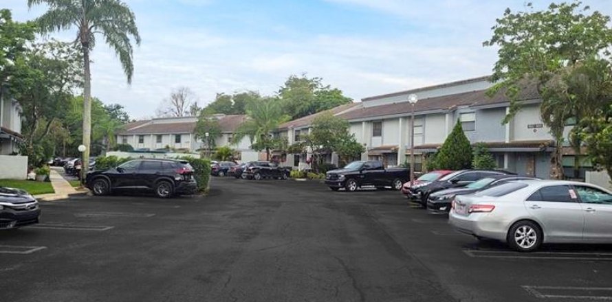 Condominio en Coral Springs, Florida, 2 dormitorios № 1228694