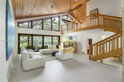 Снять в аренду виллу или дом в Пальметто-Бей, Флорида 4 спальни, 329.99м2, № 1833762 - фото 6