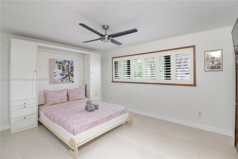 Снять в аренду виллу или дом в Пальметто-Бей, Флорида 4 спальни, 329.99м2, № 1833762 - фото 23