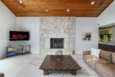 Снять в аренду виллу или дом в Пальметто-Бей, Флорида 4 спальни, 329.99м2, № 1833762 - фото 11