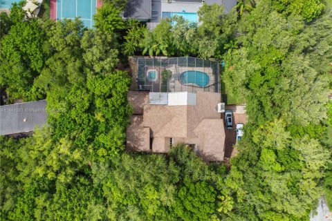 Снять в аренду виллу или дом в Пальметто-Бей, Флорида 4 спальни, 329.99м2, № 1833762 - фото 5