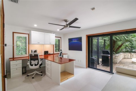 Снять в аренду виллу или дом в Пальметто-Бей, Флорида 4 спальни, 329.99м2, № 1833762 - фото 22