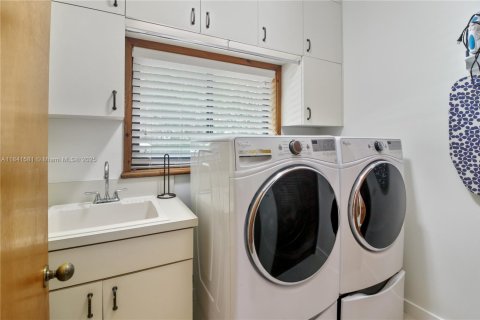 Снять в аренду виллу или дом в Пальметто-Бей, Флорида 4 спальни, 329.99м2, № 1833762 - фото 26