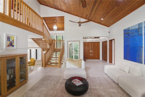 Снять в аренду виллу или дом в Пальметто-Бей, Флорида 4 спальни, 329.99м2, № 1833762 - фото 27