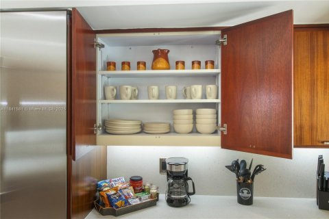 Снять в аренду виллу или дом в Пальметто-Бей, Флорида 4 спальни, 329.99м2, № 1833762 - фото 16