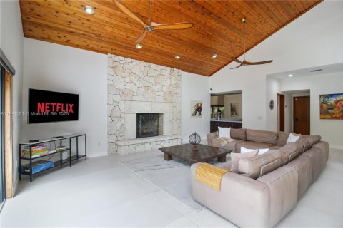 Снять в аренду виллу или дом в Пальметто-Бей, Флорида 4 спальни, 329.99м2, № 1833762 - фото 10