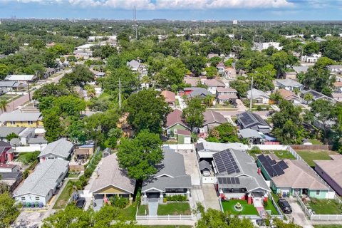 Villa ou maison à vendre à Tampa, Floride: 3 chambres, 131.36 m2 № 2303328 - photo 7
