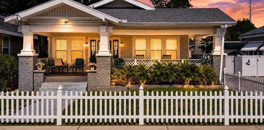 Villa ou maison à Tampa, Floride 3 chambres, 131.36 m2 № 2303328