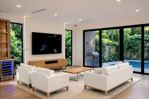 House in Fort Lauderdale, Florida 4 bedrooms № 2368381 - photo 8