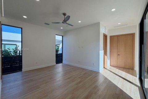 House in Fort Lauderdale, Florida 4 bedrooms № 2368381 - photo 22