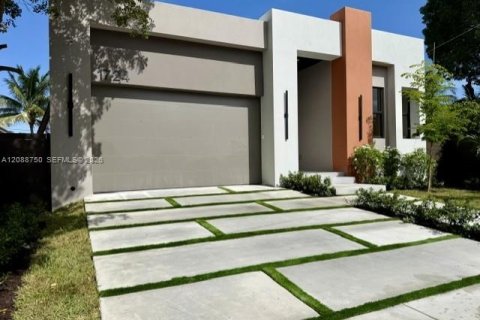 House in Fort Lauderdale, Florida 4 bedrooms № 2368381 - photo 5