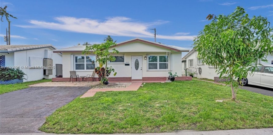Casa en Tamarac, Florida 2 dormitorios, 95.5 m2 № 1945842