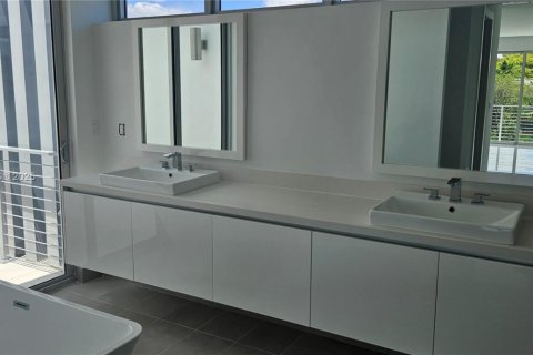Villa ou maison à louer à Weston, Floride: 5 chambres, 354.24 m2 № 1727428 - photo 18