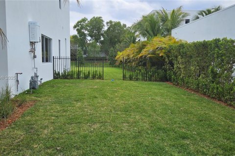 Villa ou maison à louer à Weston, Floride: 5 chambres, 354.24 m2 № 1727428 - photo 20