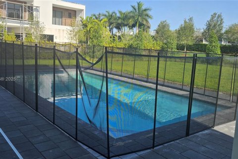 Villa ou maison à louer à Weston, Floride: 5 chambres, 354.24 m2 № 1727428 - photo 3