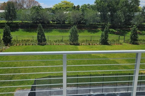 Villa ou maison à louer à Weston, Floride: 5 chambres, 354.24 m2 № 1727428 - photo 16