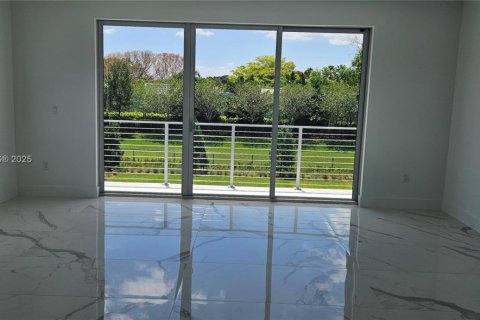 Villa ou maison à louer à Weston, Floride: 5 chambres, 354.24 m2 № 1727428 - photo 14