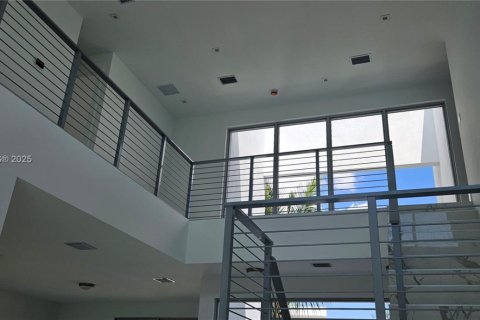 Villa ou maison à louer à Weston, Floride: 5 chambres, 354.24 m2 № 1727428 - photo 10