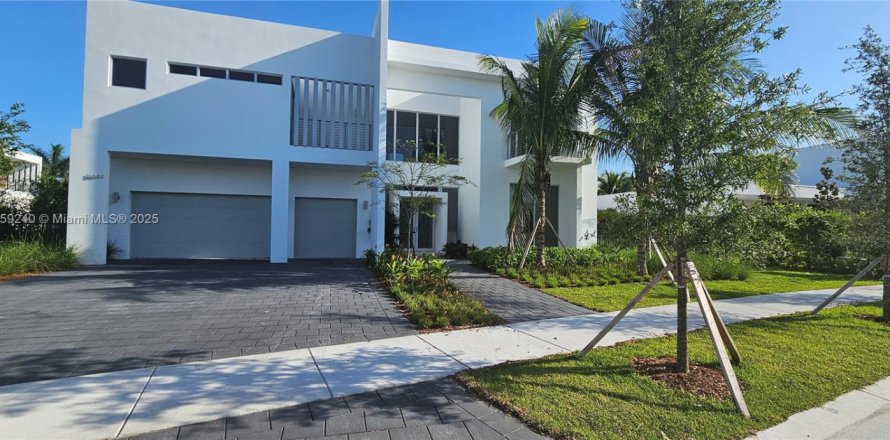 Villa ou maison à Weston, Floride 5 chambres, 354.24 m2 № 1727428
