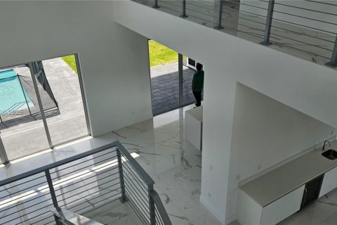 Villa ou maison à louer à Weston, Floride: 5 chambres, 354.24 m2 № 1727428 - photo 11