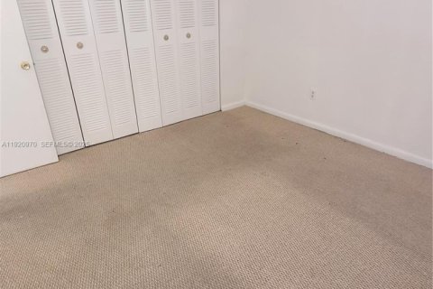 Condo in Margate, Florida, 2 bedrooms № 1986997 - photo 6