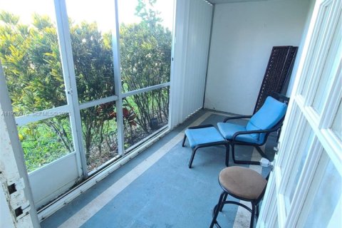 Condo in Margate, Florida, 2 bedrooms № 1986997 - photo 21