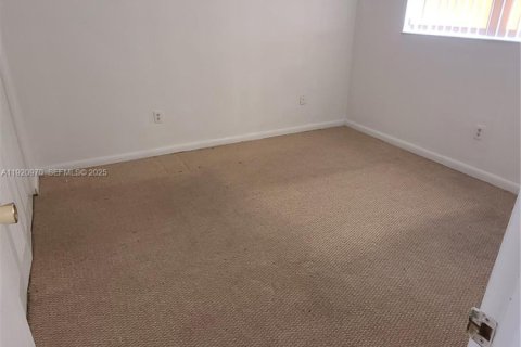 Condo in Margate, Florida, 2 bedrooms № 1986997 - photo 7