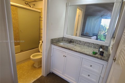 Condo in Margate, Florida, 2 bedrooms № 1986997 - photo 17